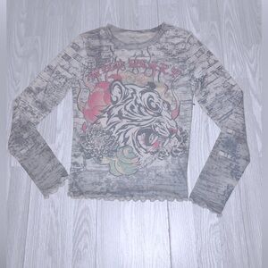 Y2K Women’s Long Sleeve Graphic Tiger Tee